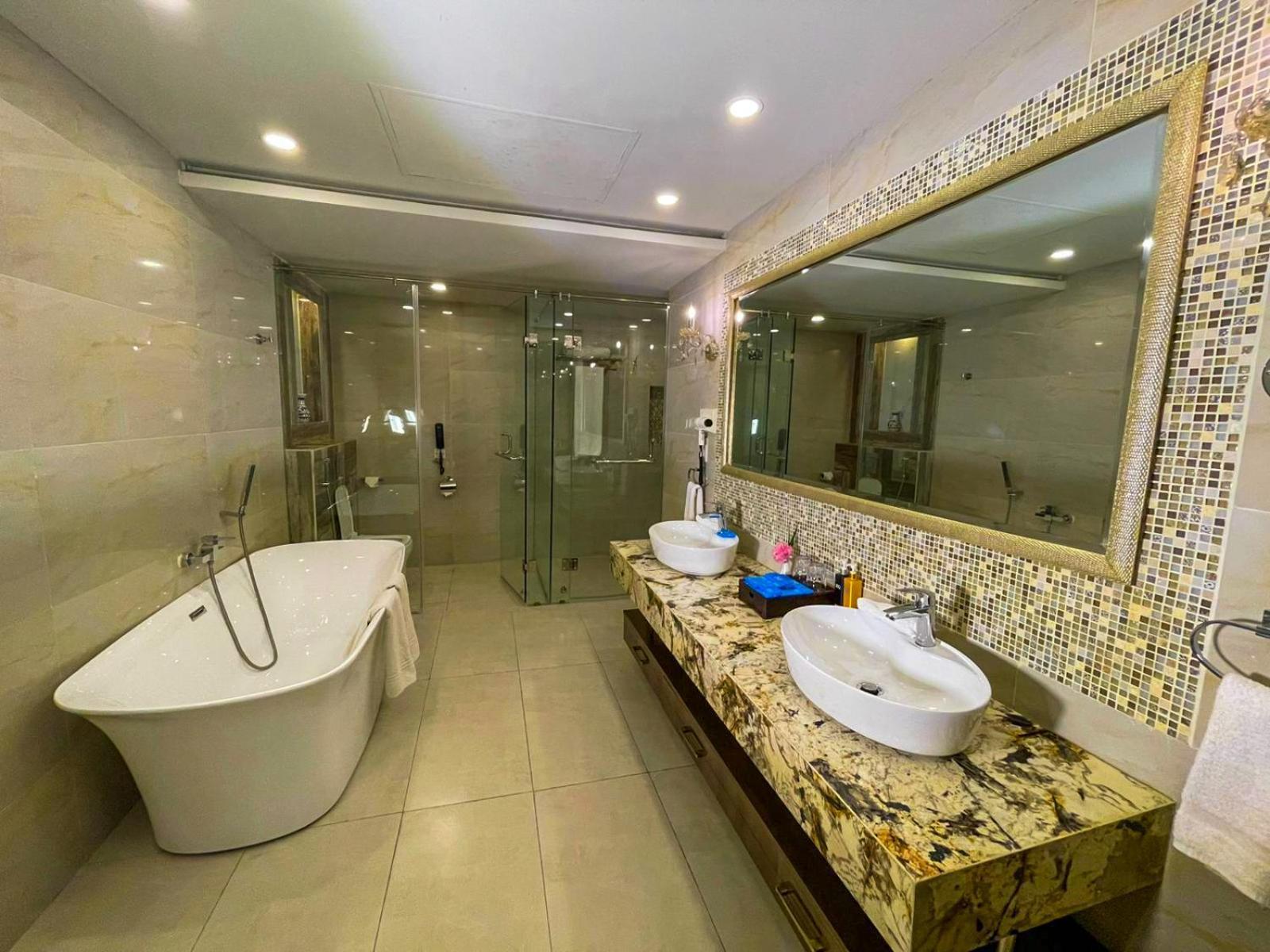 Ifq Hotel & Resort Islamabad Exteriör bild
